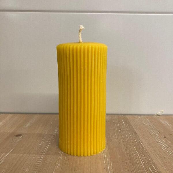 Bienenwachskerze Stumpen gerillt